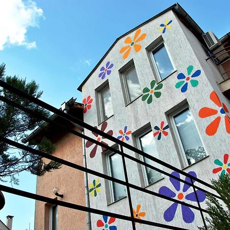 10 Coins Hostel & Tours Sofia Eksteriør billede