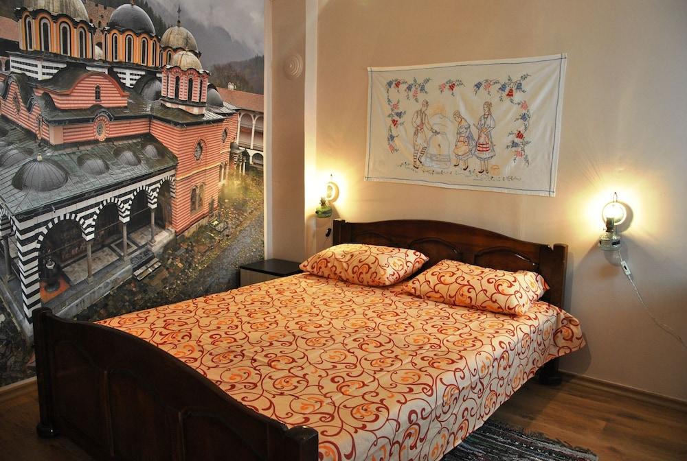 10 Coins Hostel & Tours Sofia Eksteriør billede
