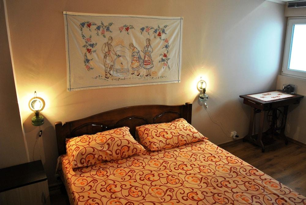 10 Coins Hostel & Tours Sofia Eksteriør billede