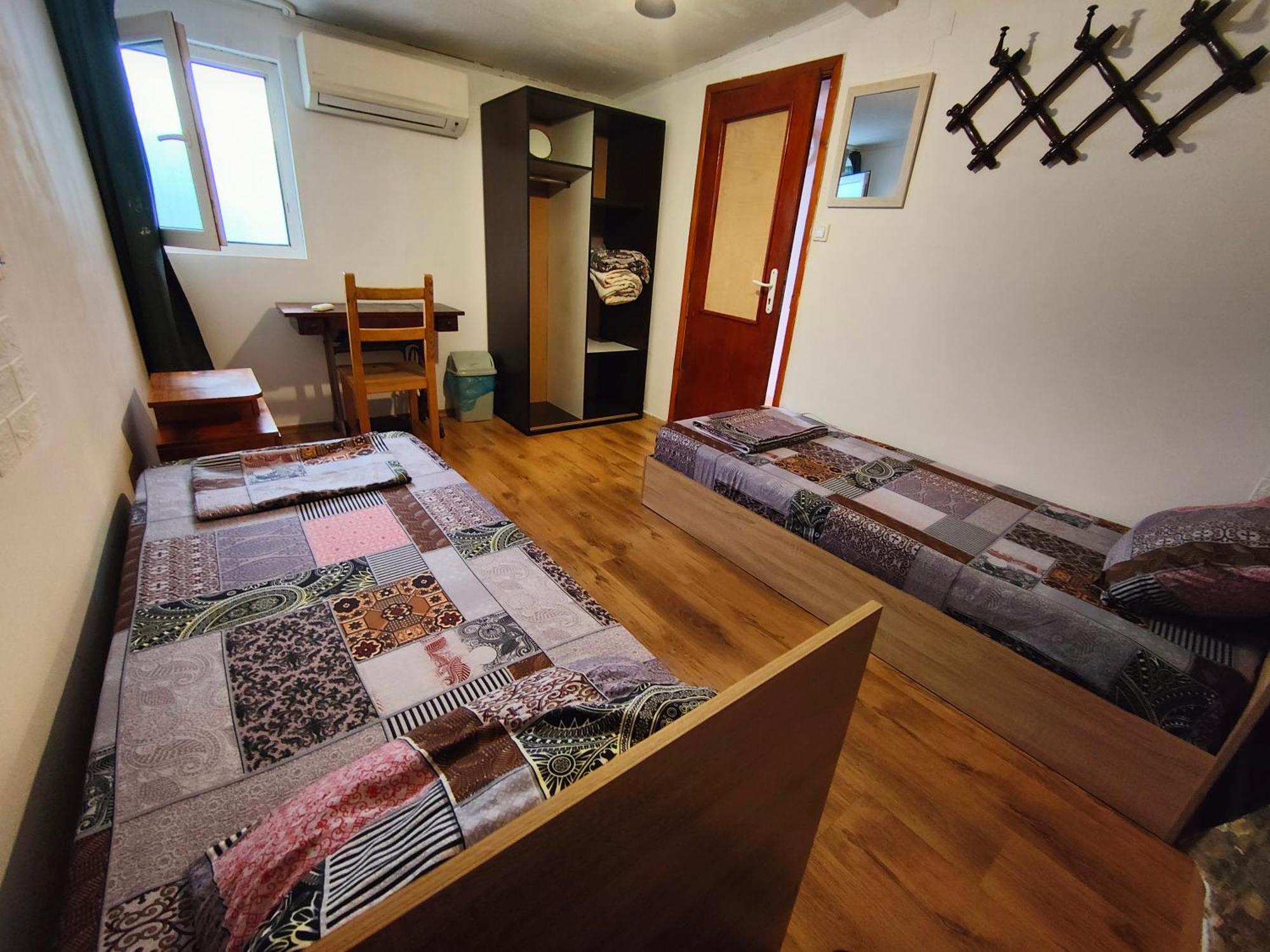 10 Coins Hostel & Tours Sofia Eksteriør billede